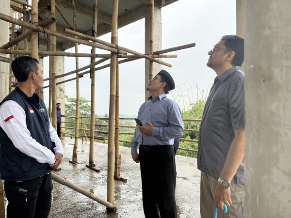 Perancah bambu pada area pengerjaan